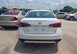 نيسان فيرسا